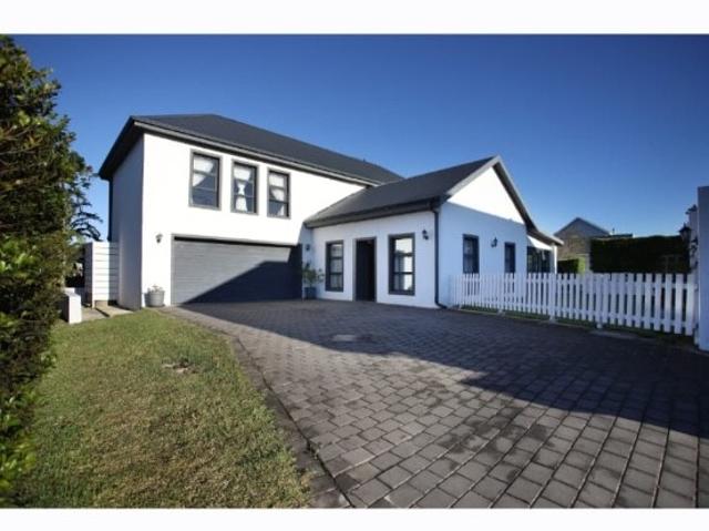 House for sale in Groot Brak Rivier, Western Cape