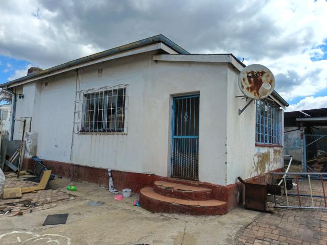House for sale in Krugersdorp, Mogale City Local Municipality