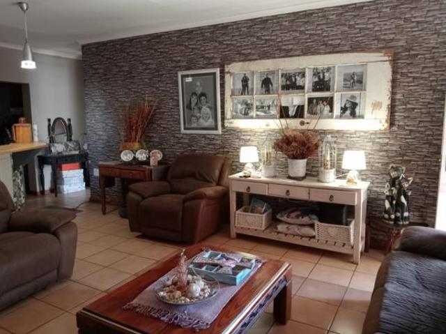 House for sale in Kgalagadi, Northern Cape
