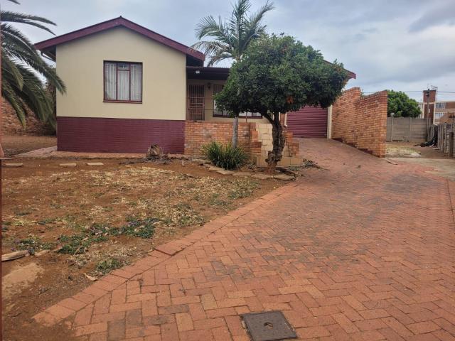 House for sale in Waterkloof, Gauteng