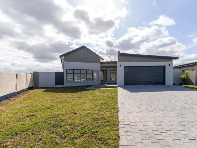 House for sale in Groot Brak Rivier, Western Cape