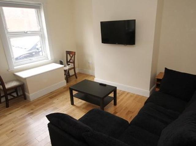 House for rent in Woodhouse, West Yorkshire