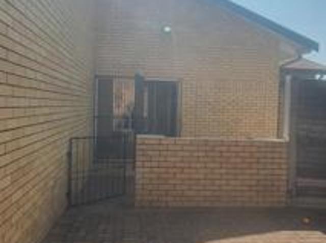 House for sale in Newcastle Local Municipality, Amajuba District Municipality