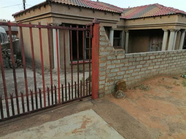 House for sale in Hartbeespoort Dam Nature Reserve, North West