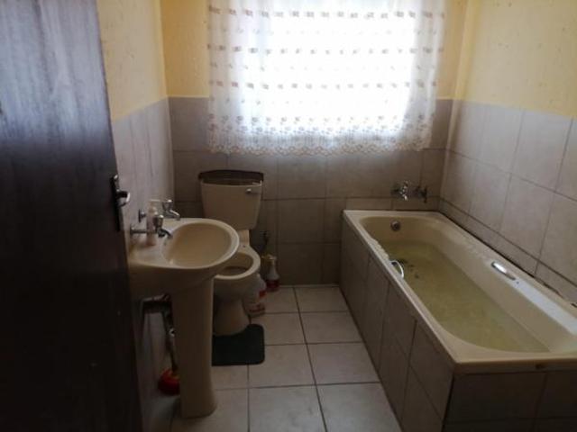 House for sale in Hartbeespoort Dam Nature Reserve, North West
