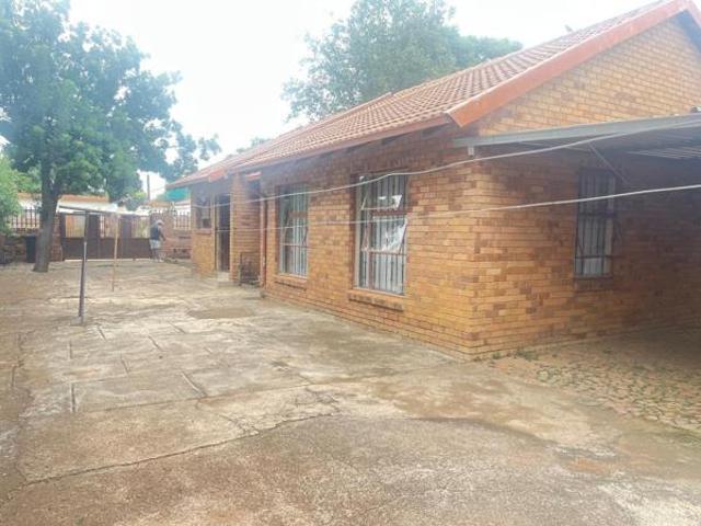 House for sale in Hartbeespoort Dam Nature Reserve, North West