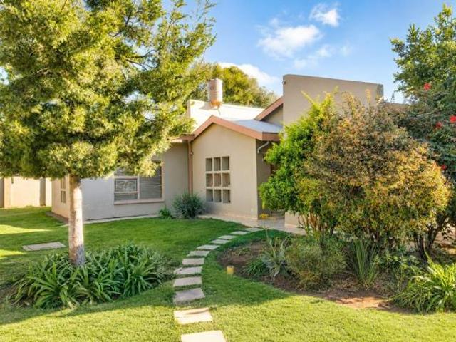 House for sale in Ditsobotla, North West