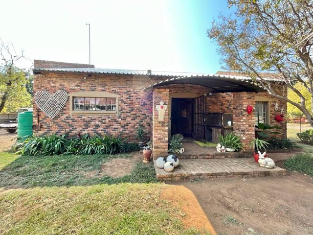 House for sale in Ditsobotla, North West