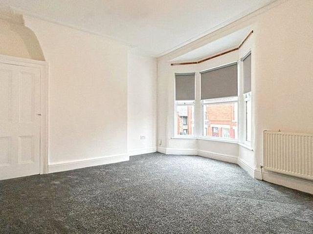 House for rent in Calderstones