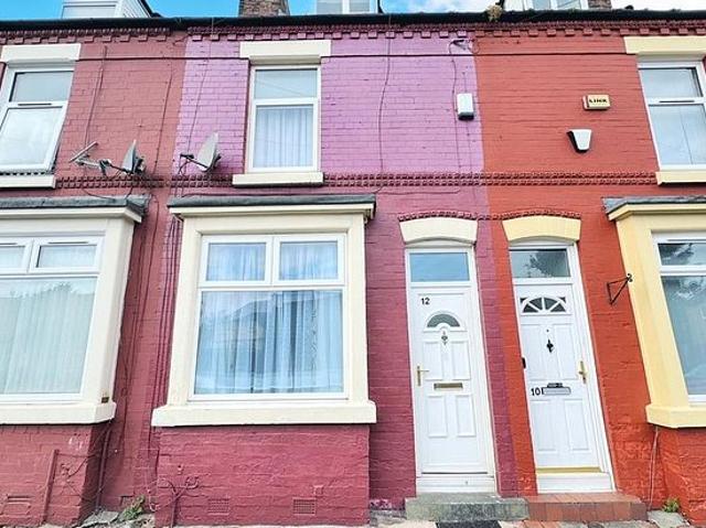 House for rent in Calderstones