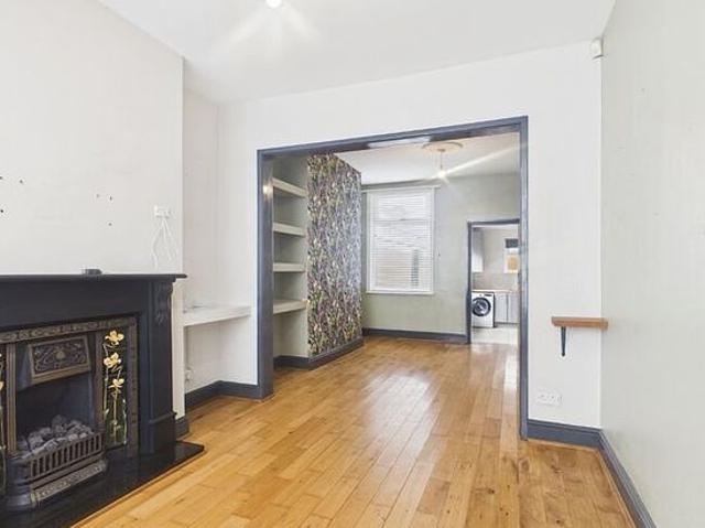 House for rent in Elm Park, Calderstones