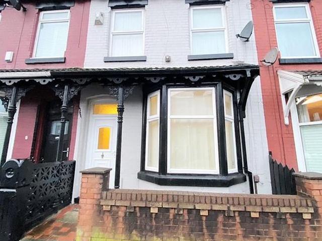 House for rent in Calderstones
