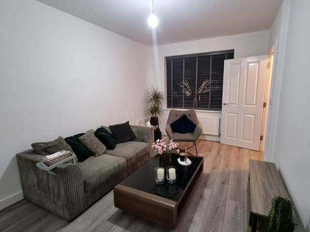 House for rent in Calderstones