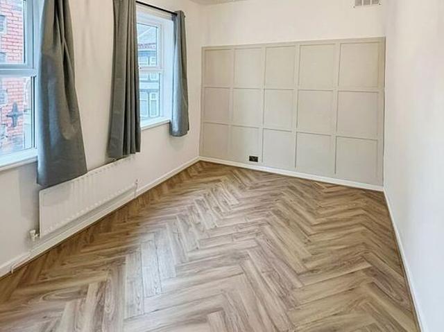 House for rent in Calderstones