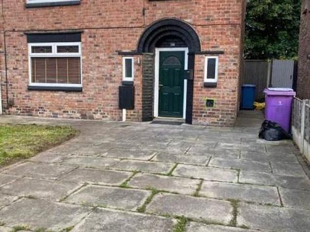 House for rent in Calderstones