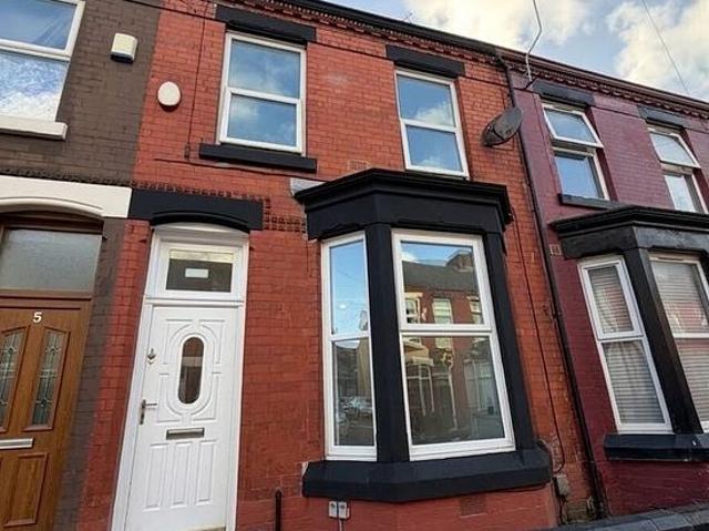 House for rent in Elm Park, Calderstones