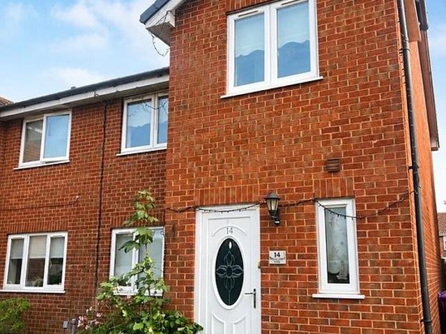 House for rent in Calderstones