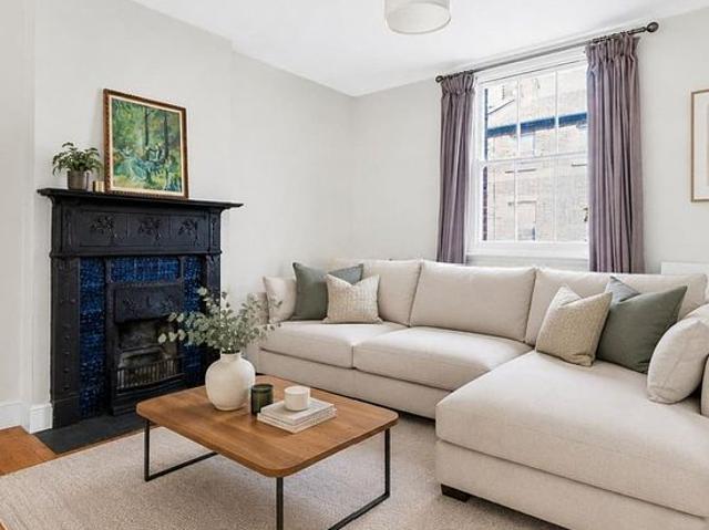 House for rent in London Borough of Ealing, Greater London