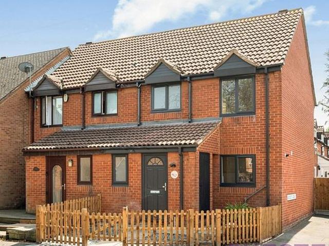 House for rent in Beckton, Greater London