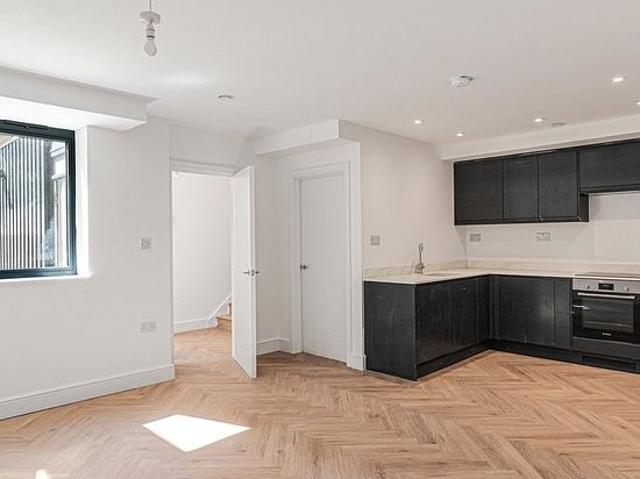 House for rent in London Borough of Ealing, Hanwell
