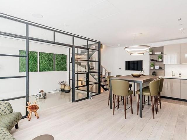 House for rent in Brompton, Greater London