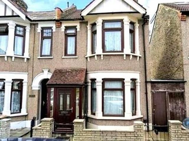 House for rent in Upton Park, Greater London