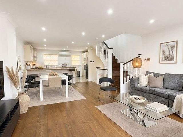 House for rent in Colney Hatch, Greater London