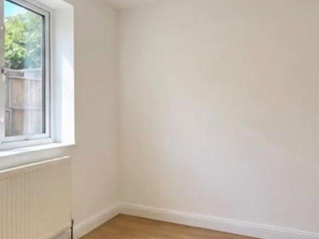 House for rent in Royal Waterside, Greater London