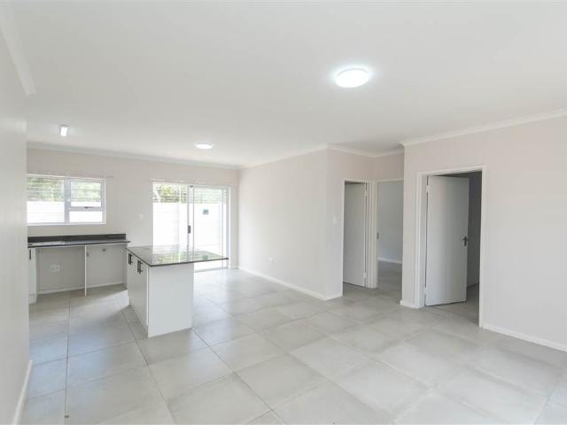 Townhouse for sale in Port Elizabeth, Eastern Cape