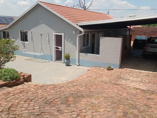 House for sale in Waterkloof, Gauteng