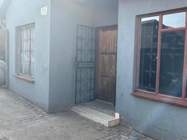House for rent in Waterkloof, Gauteng