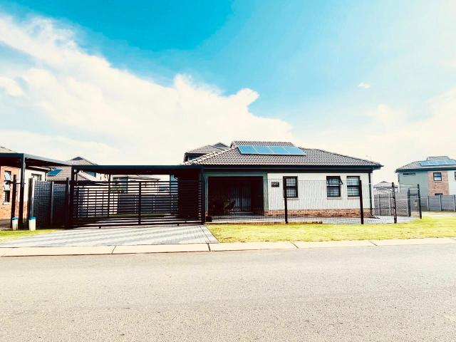 House for sale in Waterkloof, Gauteng