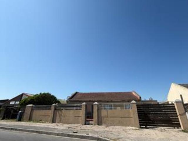 House for sale in Cape Town, Western Cape