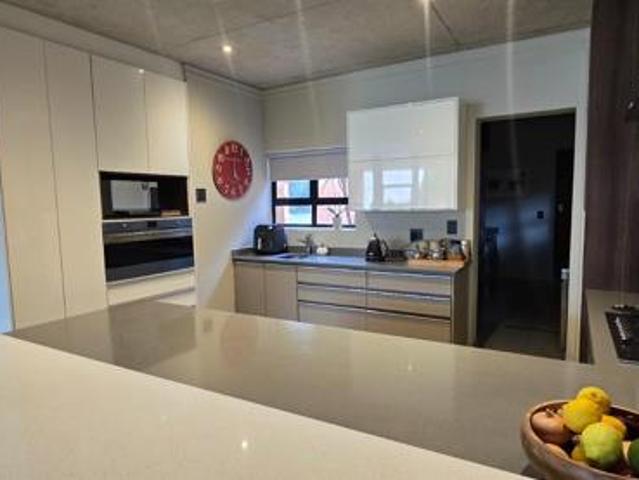 House for rent in Waterkloof, Gauteng