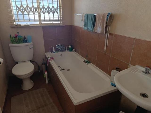 House for rent in Waterkloof, Gauteng