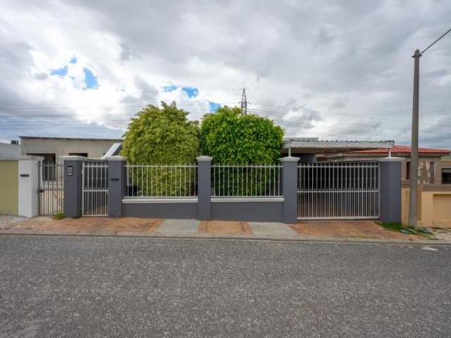 House for sale in Cape Town, Western Cape