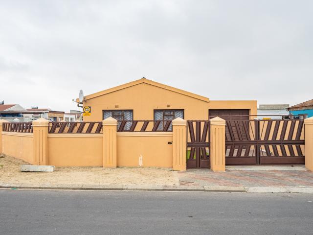 House for sale in Blue Downs, Western Cape
