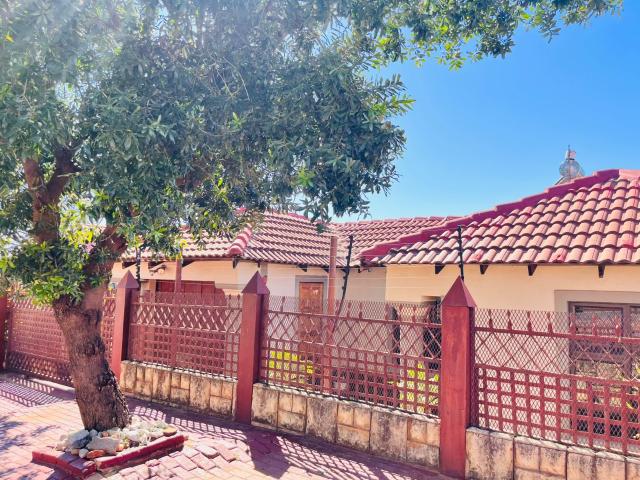 House for rent in Waterkloof, Gauteng
