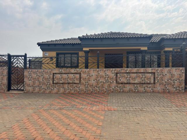 House for sale in Waterkloof, Gauteng