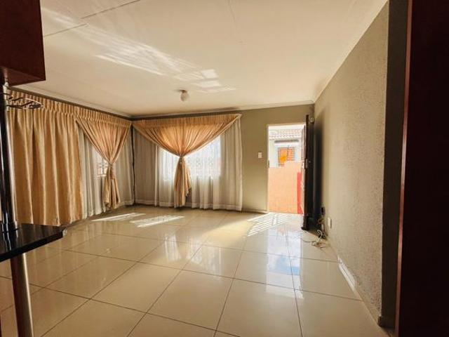 House for rent in Waterkloof, Gauteng