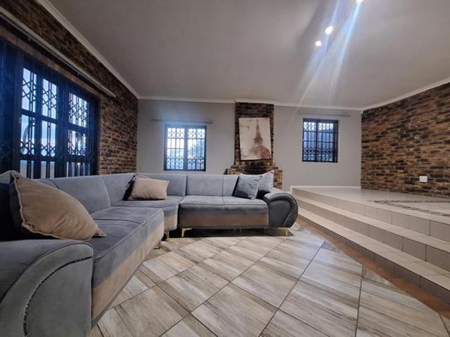 House for sale in Cape Town, Western Cape