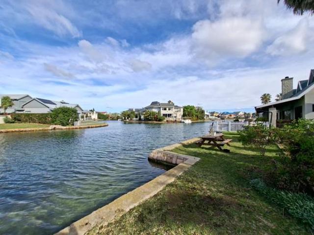 House for sale in Jeffreys Bay, Kouga Local Municipality