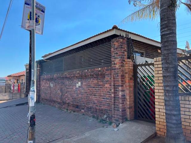 House for rent in Vosloorus, Gauteng