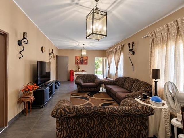 House for sale in Klerksdorp, Matlosana Local Municipality