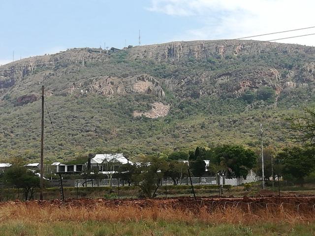 House for sale in Hartbeespoort Dam Nature Reserve, North West