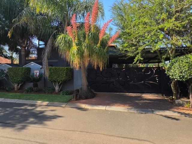 House for sale in Hartbeespoort Dam Nature Reserve, North West