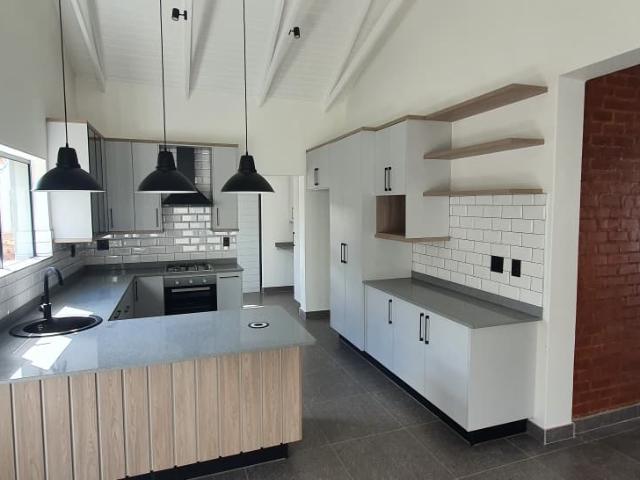 House for sale in Hartbeespoort Dam Nature Reserve, North West