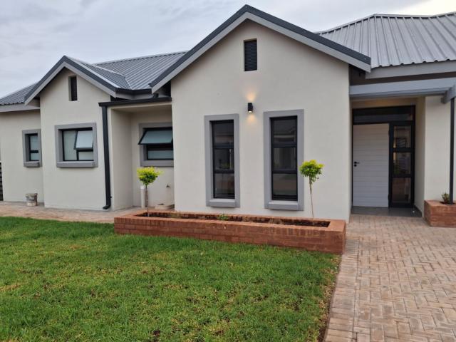 House for sale in Hartbeespoort Dam Nature Reserve, North West