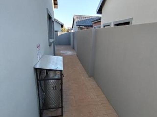 House for rent in North West