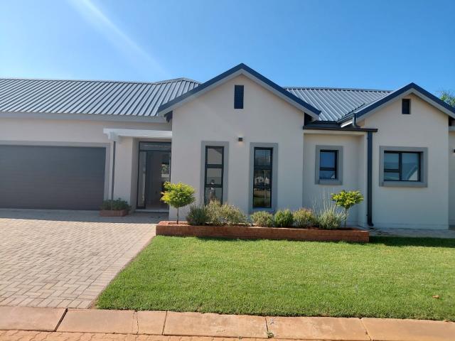 House for sale in Hartbeespoort Dam Nature Reserve, North West